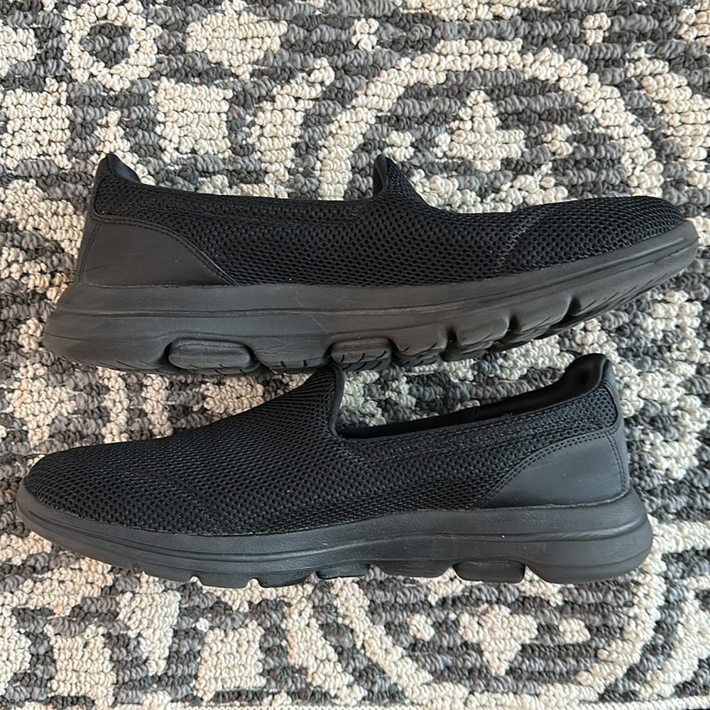 Sketchers Go Walk 5 in Sz 12